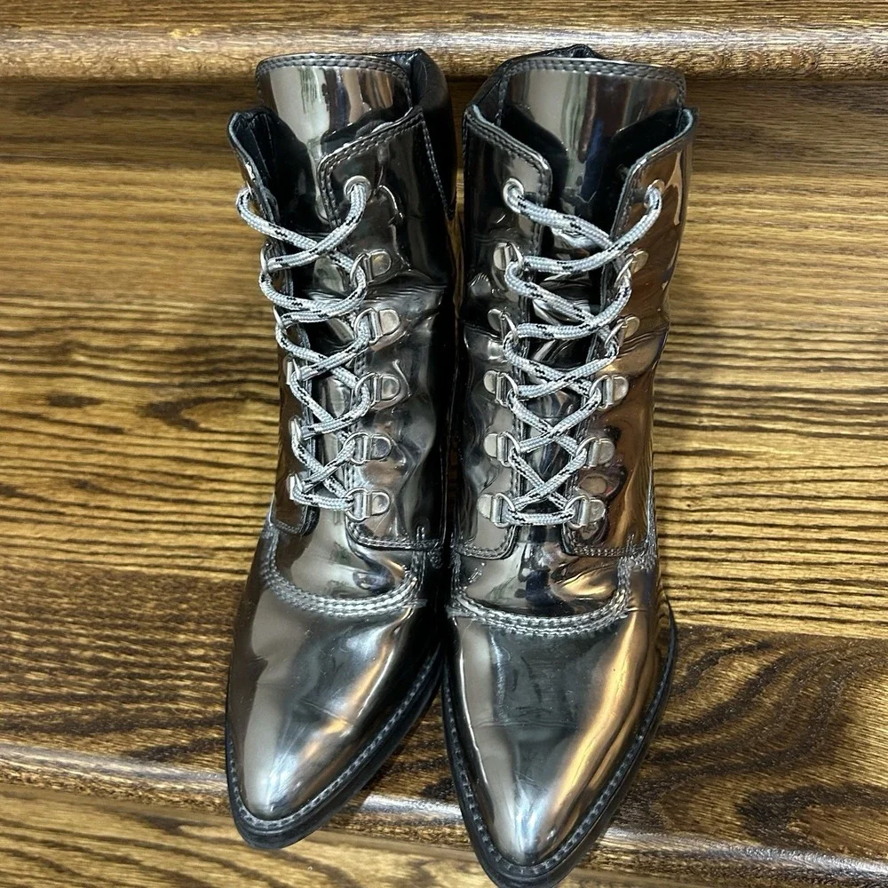 Stuart‎ Weitzman Women's 8M Metallic Gunmetal Patent Leather Ankle Boots Block